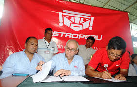Ejecutivos de Petroperú y representantes de las comunidades Awajún y Wampis firmaron un convenio de cooperación.