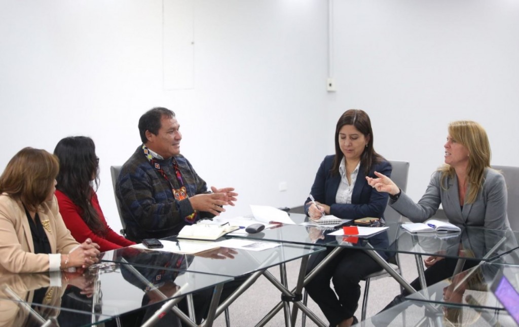 Ministra de Desarrollo e Inclusión Social, Cayetana Aljovín, y funcionarios de su sector, se reunieron con líderes de las comunidades de la etnia Wampis.