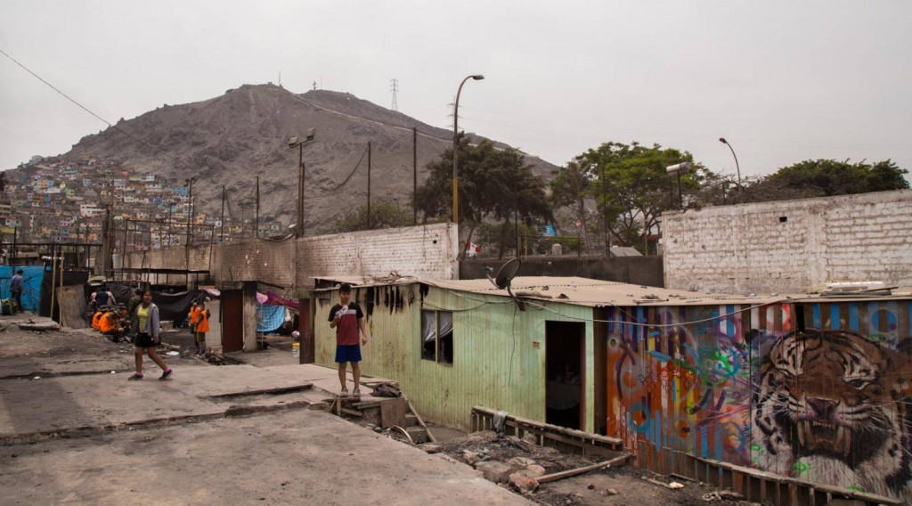 Gran parte de la comunidad de Cantagallo, en Lima, sufrió un incencio. Sus vecinos, indígenas, piden mejoras en las infraestructuras. AUDREY CÓRDOVA