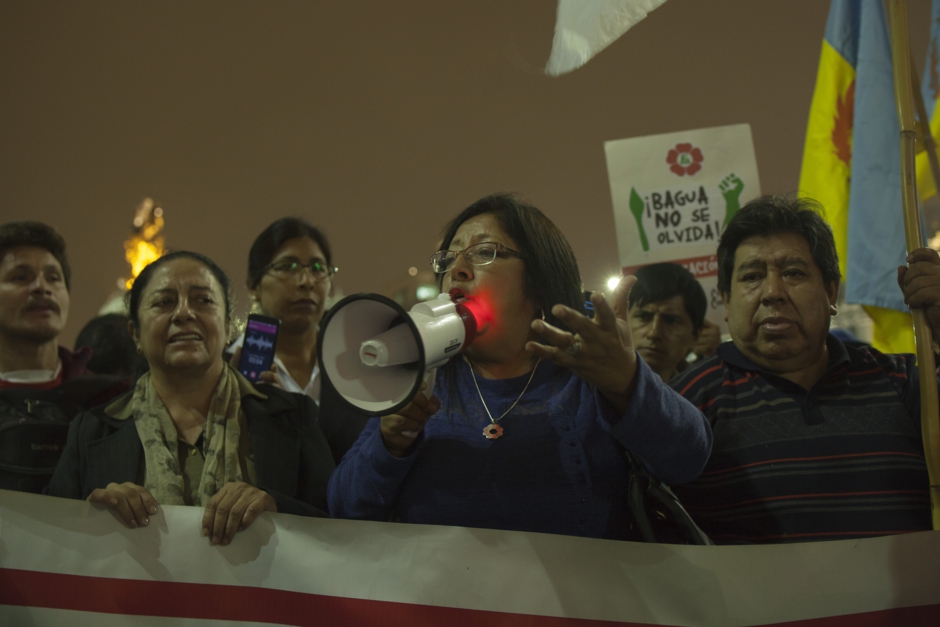 Congresista María Elena Foronda llamando la atención sobre la realidad actual de las comunidades de la Amazonía. Foto: CAAAP