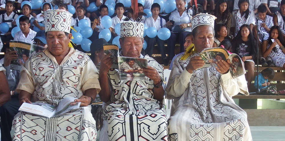 Ancianos del pueblo yine, durante un evento en el distrito de Sepahua. Foto: Radio Sepahua