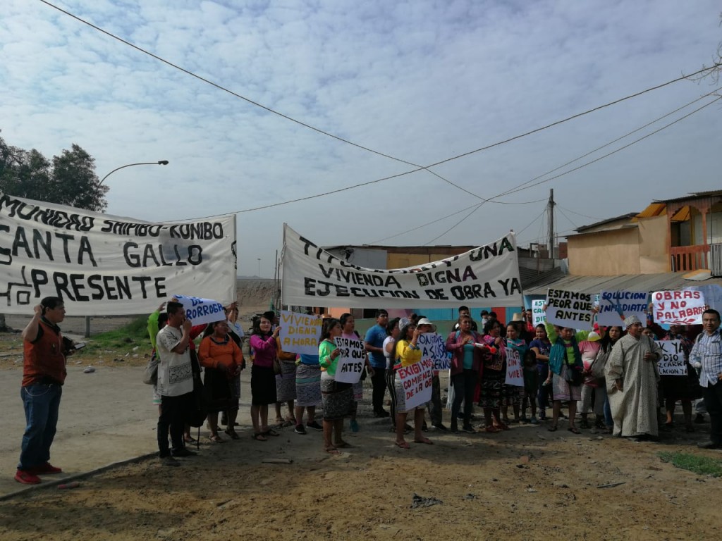 La comunidad de Cantagallo lleva más de tres años reivindicando las viviendas prometidas. Foto: Aquiles Vásquez