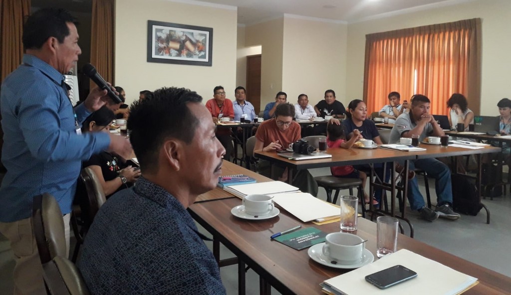 Dirigentes indígenas se reunieron durante los días 18 y 19 de noviembre en Pucallpa para analizar la situación y consensuar una postura al respecto del Proyecto Hidrovía Amazónica. Foto: CAAAP