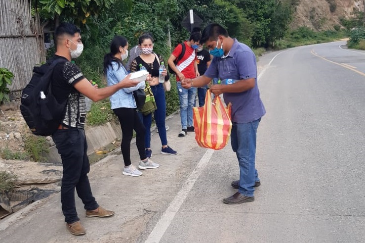 Iglesia de Jaén sale a la carretera en apoyo a los caminantes